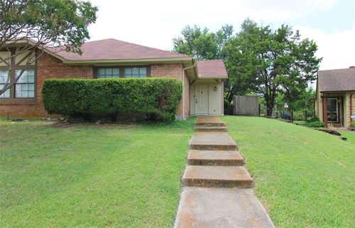 405 Pogue St, Cedar Hill, TX, 75104-2840 | Card Image