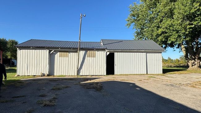 8075 Almont Rd, House other with 4 bedrooms, 1 bathrooms and null parking in Almont MI | Image 4