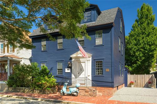 81 2nd St, Newport, RI, 02840-1949 | Card Image