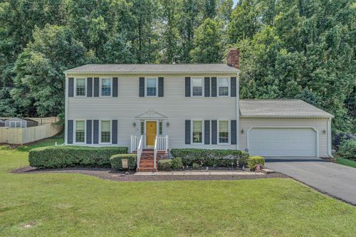 112 Upland Dr, Salem, VA, 24153-7164 | Card Image