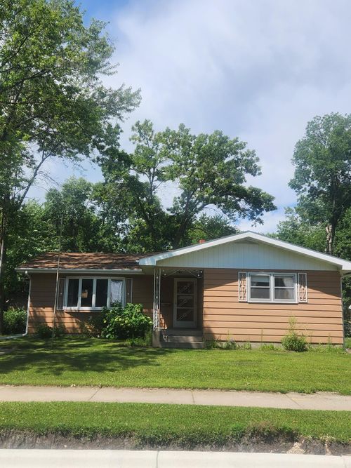 243 12th Ave N, Waite Park, MN, 56387-1034 | Card Image