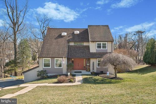 2312 Patricia Dr, Broomall, PA, 19008-2628 | Card Image