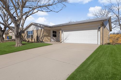 6517 Ridglea Dr, Watauga, TX, 76148-1753 | Card Image