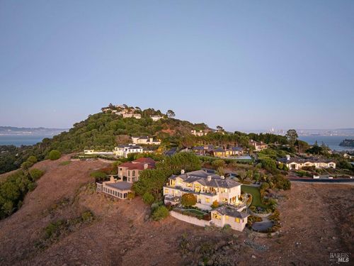 139 Gilmartin Dr, Tiburon, CA, 94920-1529 | Card Image