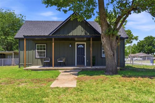 201 W Holly, Tuttle, OK, 73089-9053 | Card Image