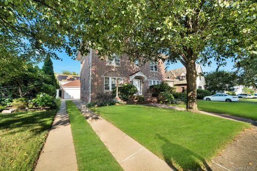 8833 195th St, Hollis, NY, 11423-2024 | Card Image