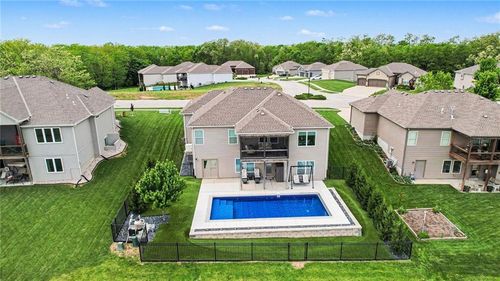 17605 Grey Hawke Rdg, Smithville, MO, 64089-9260 | Card Image
