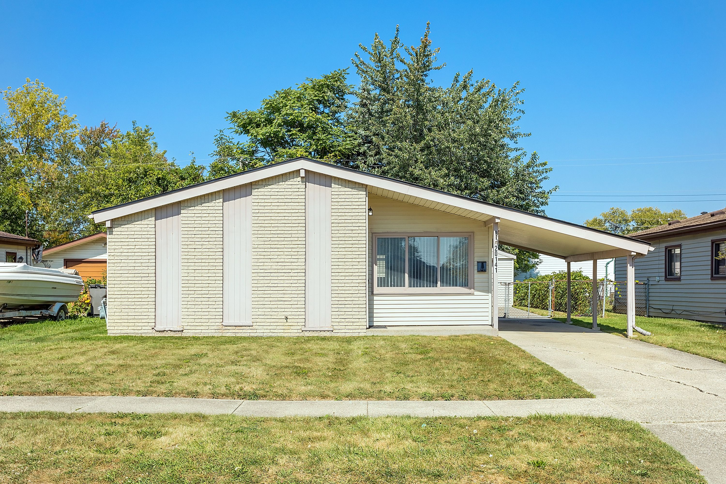 Electra St, Clinton Township, MI 48035
