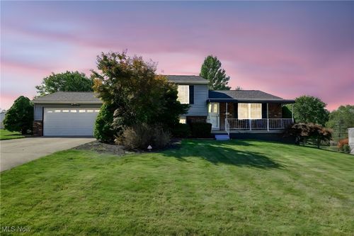 4630 Red Willow Rd, Stow, OH, 44224-1446 | Card Image
