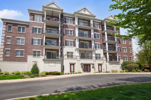 302-446 Mcdaniels Cir, Clarendon Hills, IL, 60514-2162 | Card Image