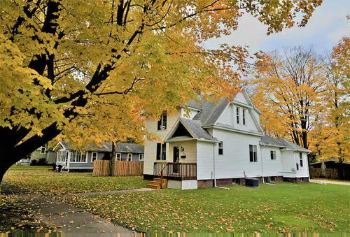 402 E Jefferson St, Cassopolis, MI, 49031-1322 | Card Image