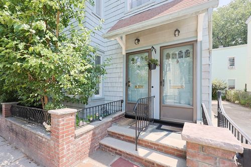 19-17 Wyatt St, Somerville, MA, 02143-3917 | Card Image