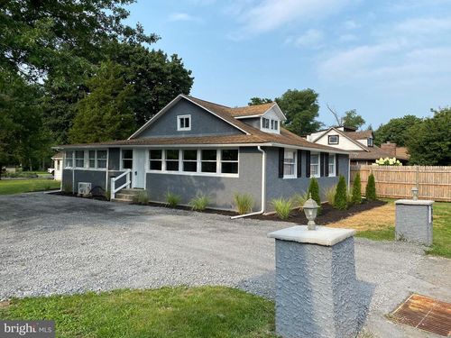 24 4th St, DOUGLASSVILLE, PA, 19518-8913 | Card Image