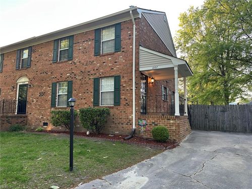 1227 Wide St, Norfolk, VA, 23504-2711 | Card Image