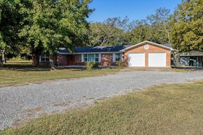 421 County Road 1250, House other with 3 bedrooms, 2 bathrooms and null parking in Savoy TX | Image 1