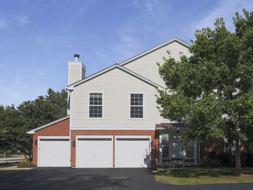 902 Sparta Ct, Vernon Hills, IL, 60061-3423 | Card Image