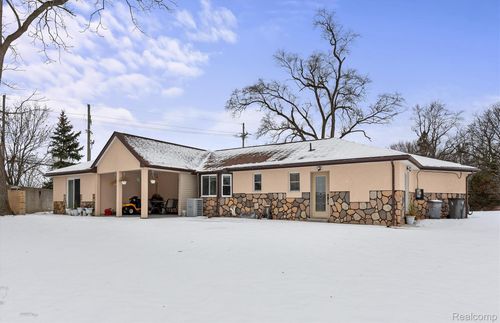 15500 Millar Rd, Clinton Township, MI, 48036-1615 | Card Image