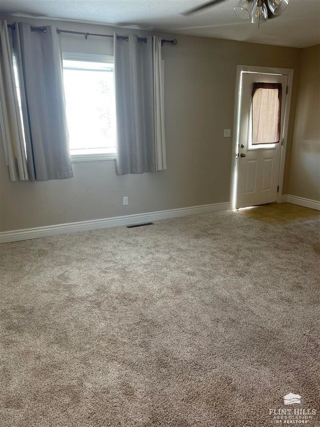 1504 Hale Dr, House other with 4 bedrooms, 1 bathrooms and null parking in Junction City KS | Image 4