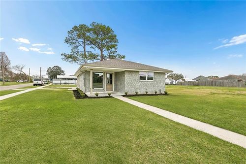 2100 Margaret Ln, Meraux, LA, 70075-2756 | Card Image