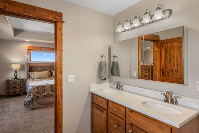 Primary bath - upper level | Image 28