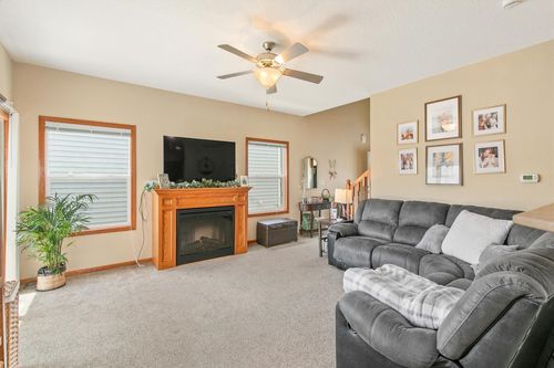 210 Maple Ave, Norwalk, IA, 50211-2159 | Card Image
