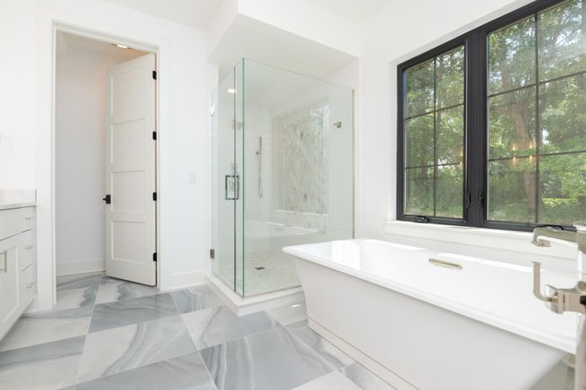 4779 N Pine Meadows Ln, House other with 5 bedrooms, 4 bathrooms and null parking in Hartland WI | Image 12