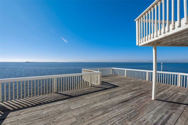 131 Isles End Rd, House other with 4 bedrooms, 5 bathrooms and 2 parking in Tiki Island TX | Image 38