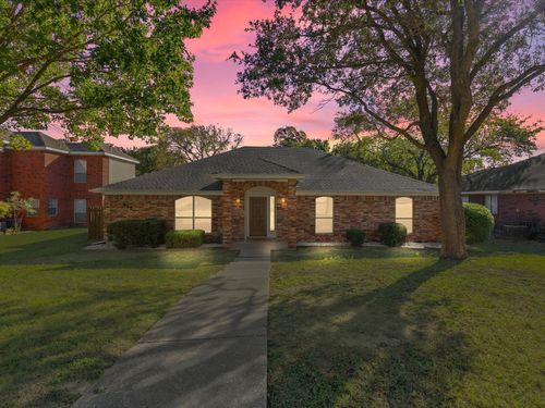 612 Desoto Dr, Desoto, TX, 75115-6030 | Card Image