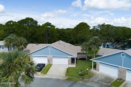 3040-116 Duck Hawk Cir, DAYTONA BEACH, FL, 32119-8742 | Card Image