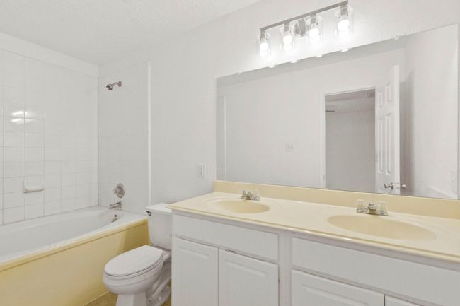 Primary Bathroom | Image 21
