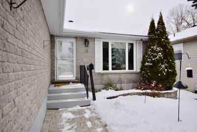 39 Jordon Cres, House other with 2 bedrooms, 2 bathrooms and 5 parking in Orillia ON | Image 2