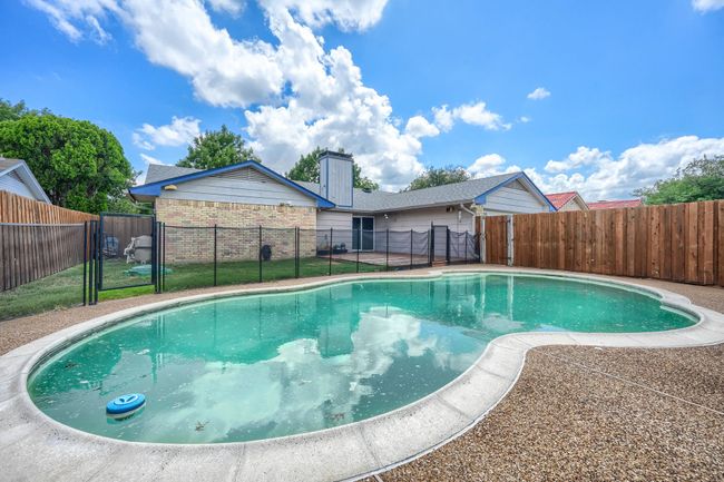 2123 Sunrise Trl, House other with 3 bedrooms, 2 bathrooms and null parking in Richardson TX | Image 5