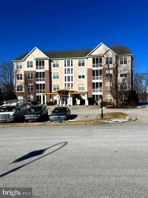 apt-304-1010 Crest Way, YORK, PA, 17403-9122 | Card Image