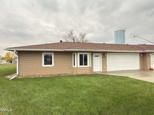 518 13th St Nw, Valley City, ND, 58072-2104 | Card Image