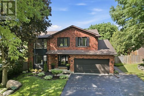 8 Somerset Cres, London, ON, N6K3M2 | Card Image