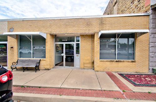 121 S Lee St, Fort Gibson, OK, 74434-8749 | Card Image