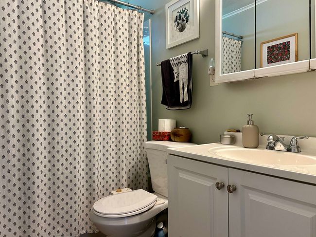 46 - 44-46 Oak St, Home with 0 bedrooms, 2 bathrooms and null parking in White River Junction VT | Image 12