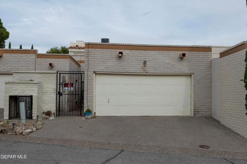 124 Casitas Del Este Ln, El Paso, TX, 79935-4116 | Card Image