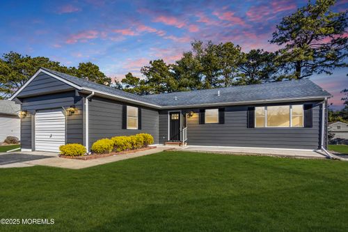 9 Gramercy Ct, Toms River, NJ, 08757-6513 | Card Image