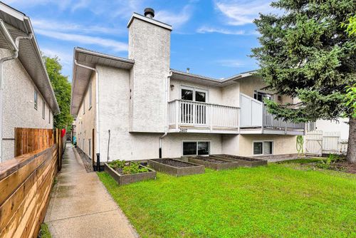 2807 29 St Sw, Calgary, AB, T3E2K7 | Card Image