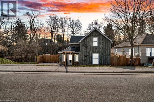 28 Church St W, Acton, ON, L7J1K2 | Card Image