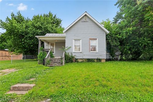 717 Baker St, Zanesville, OH, 43701-5406 | Card Image