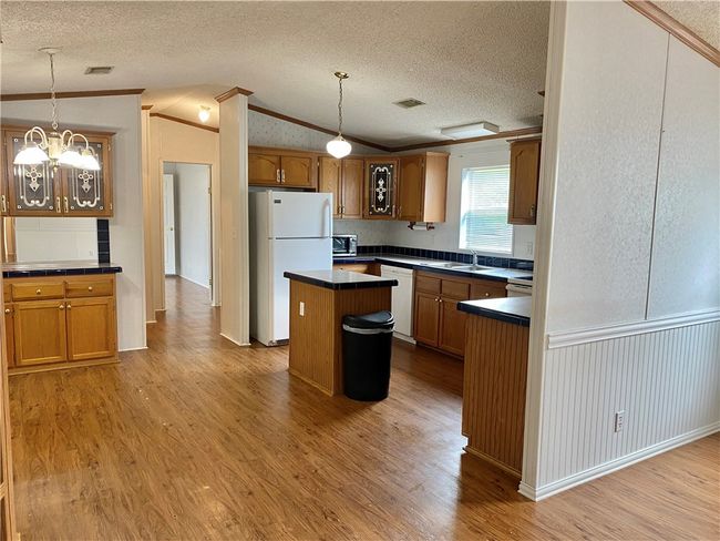 207 Dunbar St, House other with 3 bedrooms, 2 bathrooms and 3 parking in Refugio TX | Image 4