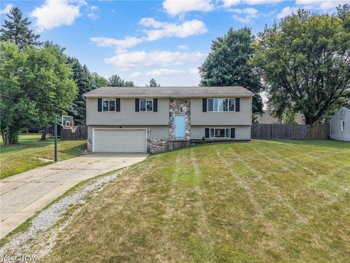 553 Jeanette St, Brunswick, OH, 44212-2049 | Card Image