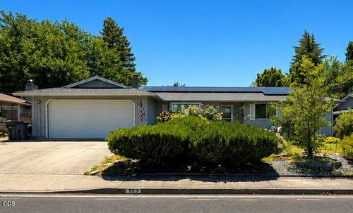 523 Golf View Dr, Medford, OR, 97504-8372 | Card Image