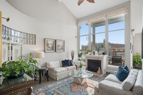 401-2 Renaissance Square, New Westminster, BC, V3M6K3 | Card Image