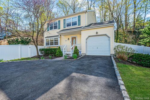 259 Spring Rd, Huntington, NY, 11743-3631 | Card Image