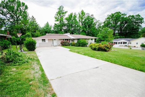 1402 Wendell Ave, High Point, NC, 27260-3657 | Card Image