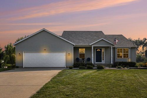9020 Nature Meadows Dr Ne, Rockford, MI, 49341-7474 | Card Image