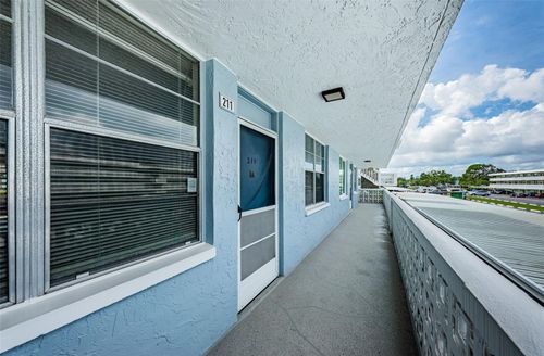 apt-211-4895 Bay St Ne, ST PETERSBURG, FL, 33703-4061 | Card Image